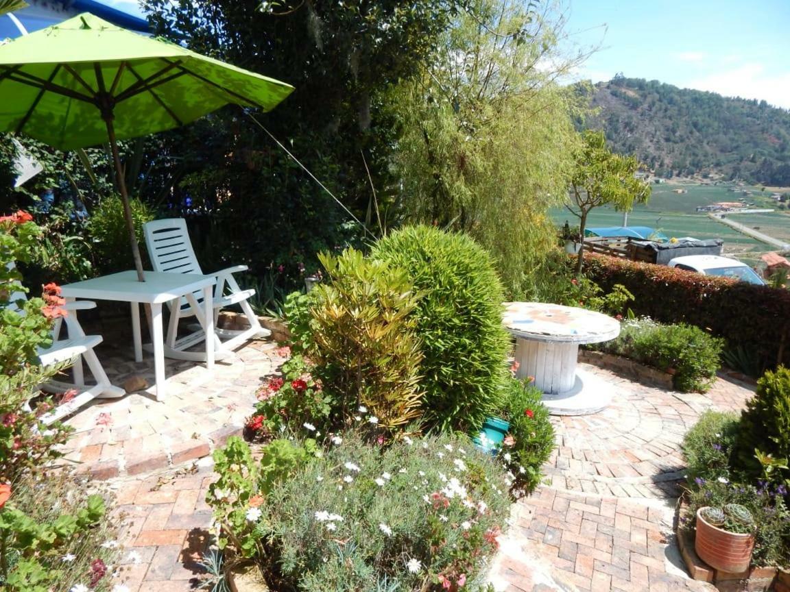 Evelia Lodge *