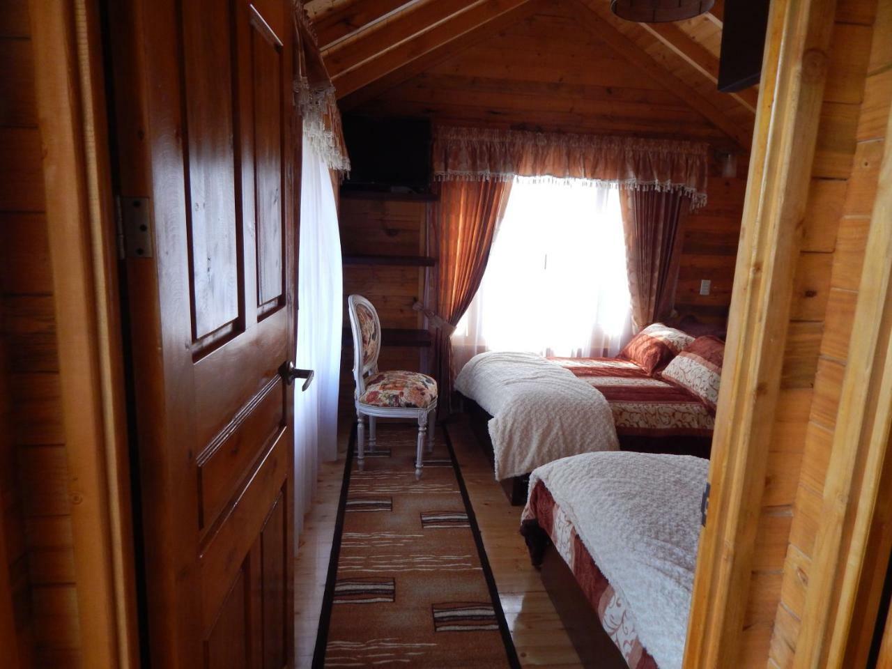 Evelia Lodge *