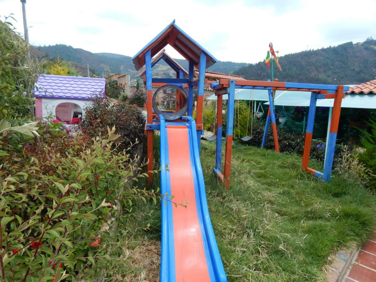Evelia Lodge *